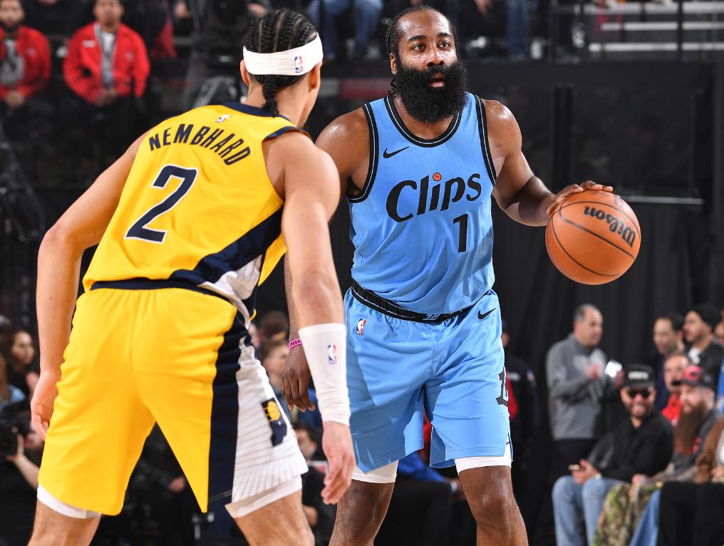 快船负于森林狼，乔治表现出色无法扭转局势，战绩斐然