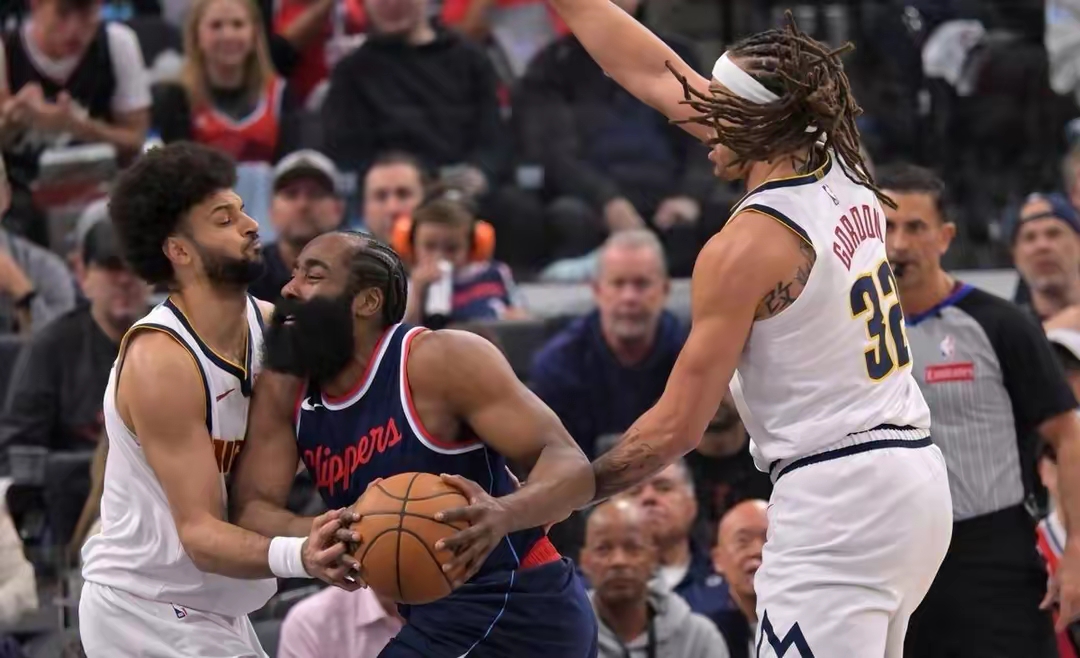 快船绝杀鹈鹕,王哲林点燃赛场 快船绝杀鹈鹕,王哲林点燃赛场