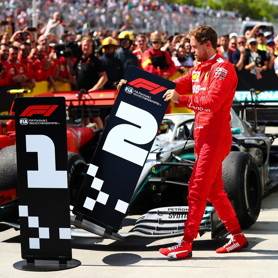 梅赛德斯绝杀雷诺车队，汉密尔顿统治全场