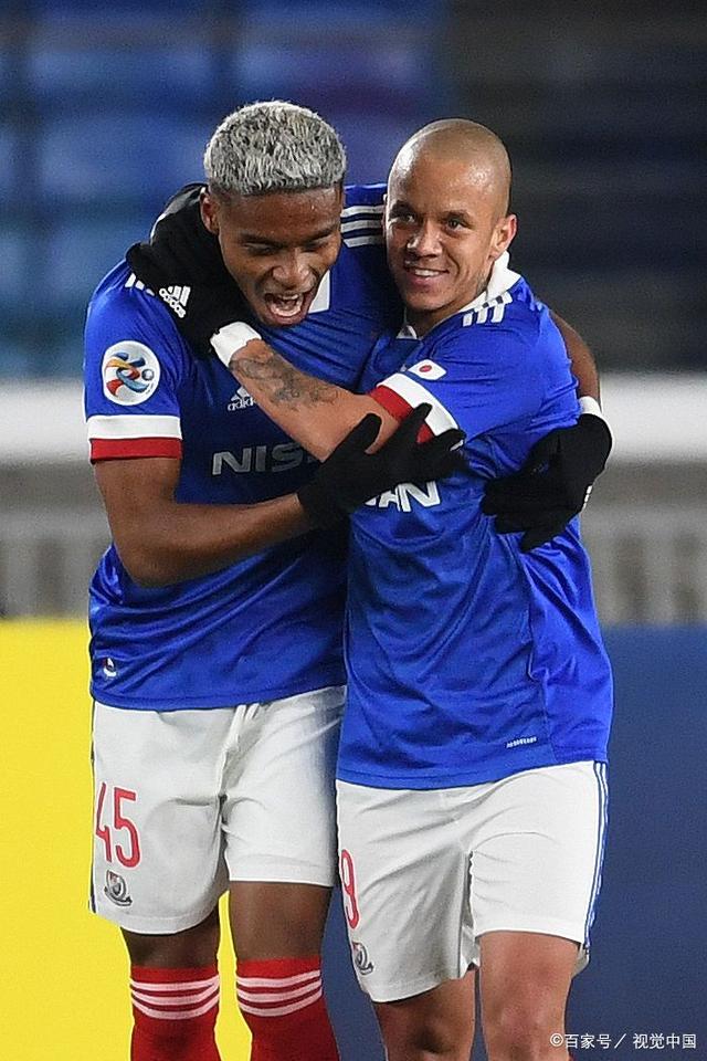 梅赛德斯鏖战阿斯顿马丁，阿隆索状态火热