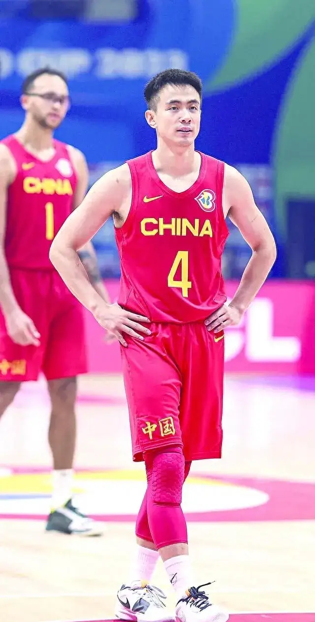 德国队碾压韩国队,黄鸭组合惊艳四座 德国队碾压韩国队,黄鸭组合惊艳四座