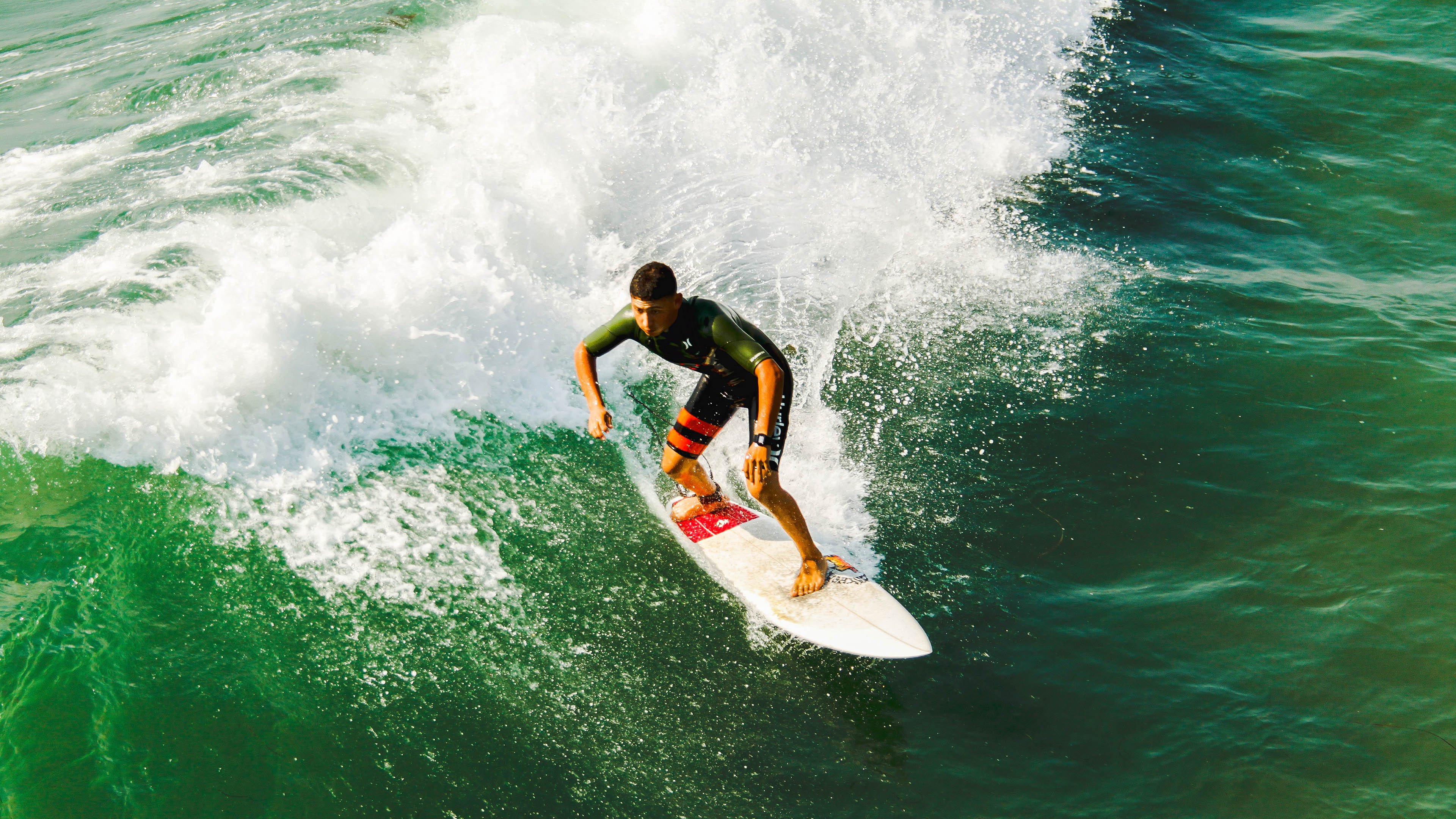 克瓦拉茨赫利亚闪电两击撕裂防线,英格兰客场梦碎格鲁吉亚之夜