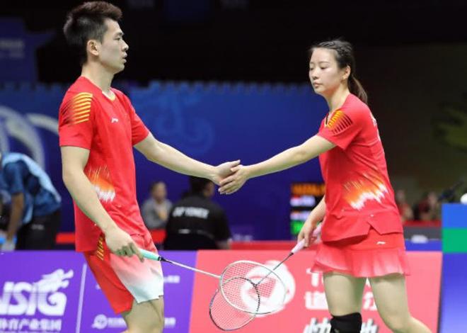 印度队完胜日本队，黄鸭组合点燃赛场